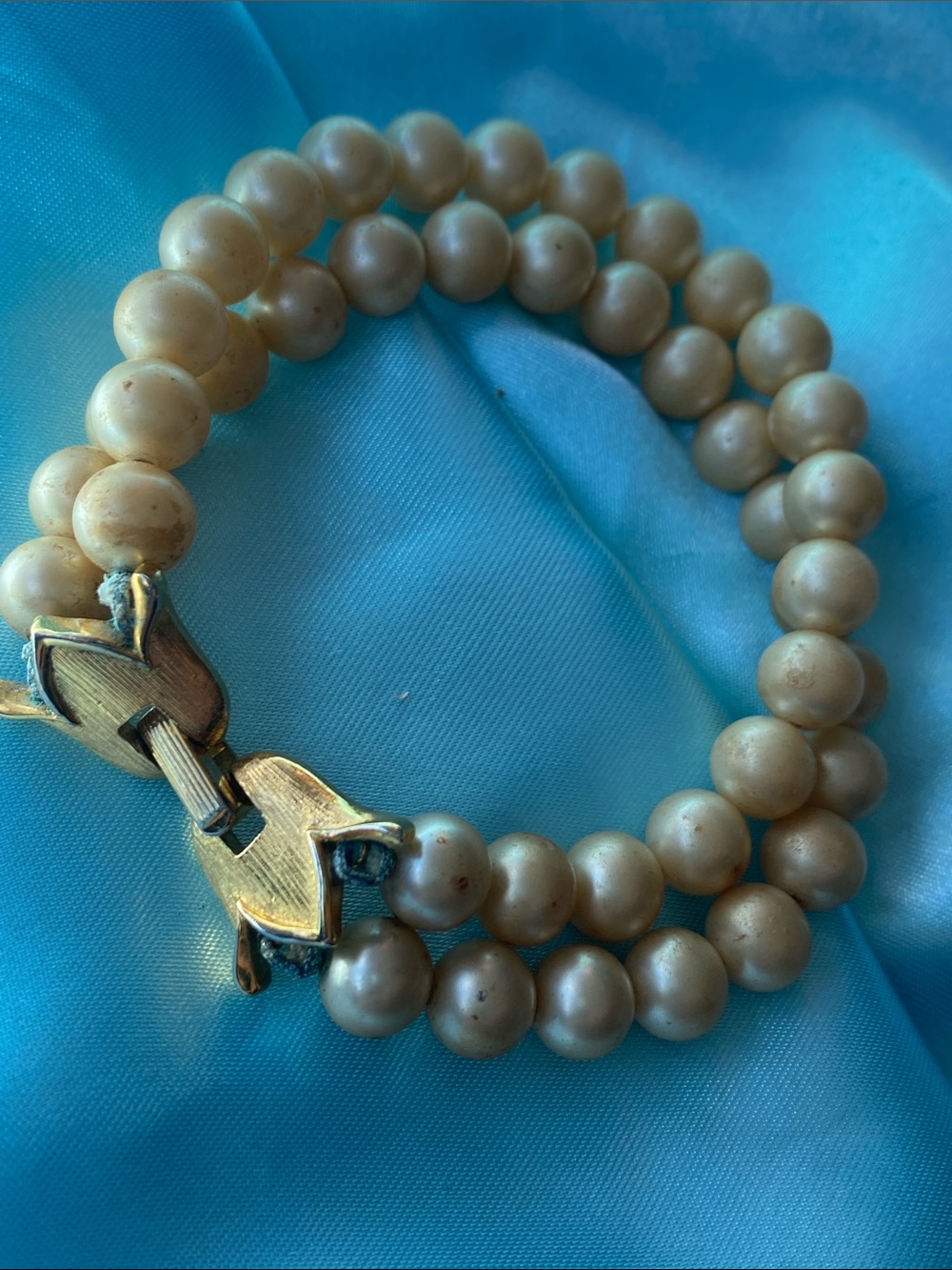 Vintage Trifari Double Strand Pearl Bracelet Gold tone clasp